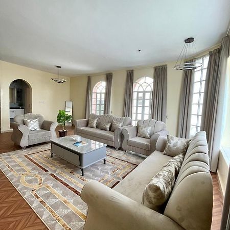 Deluxe Apartment مسقط المظهر الخارجي الصورة