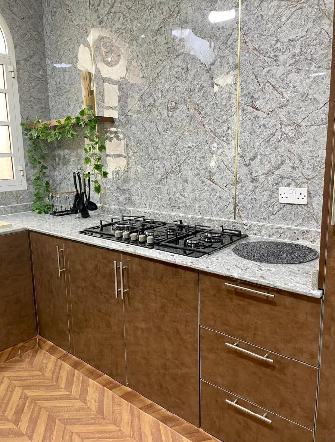 Deluxe Apartment مسقط المظهر الخارجي الصورة